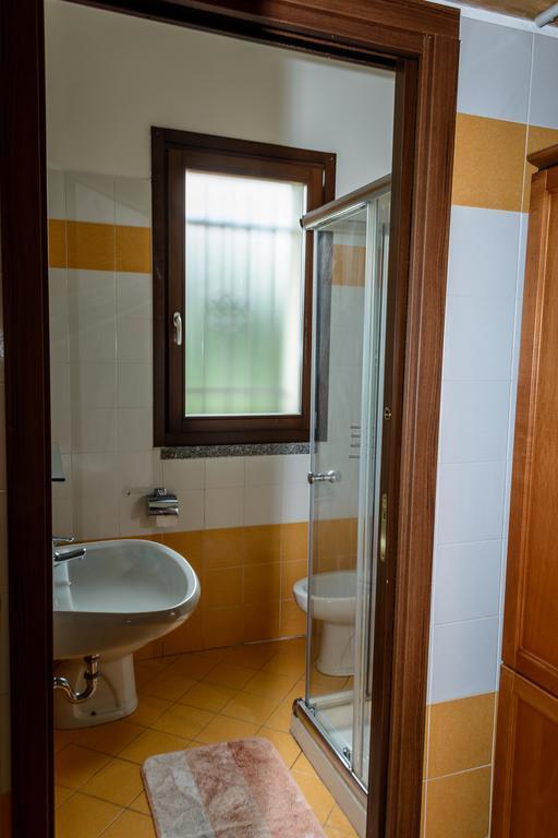 Bed And Breakfast Linate Пескиера Боромео Стая снимка